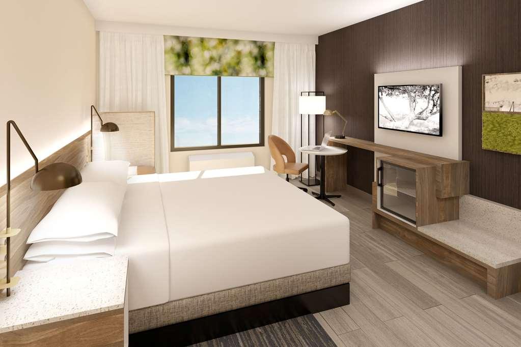 Wyndham Garden Airport Hotel 3*