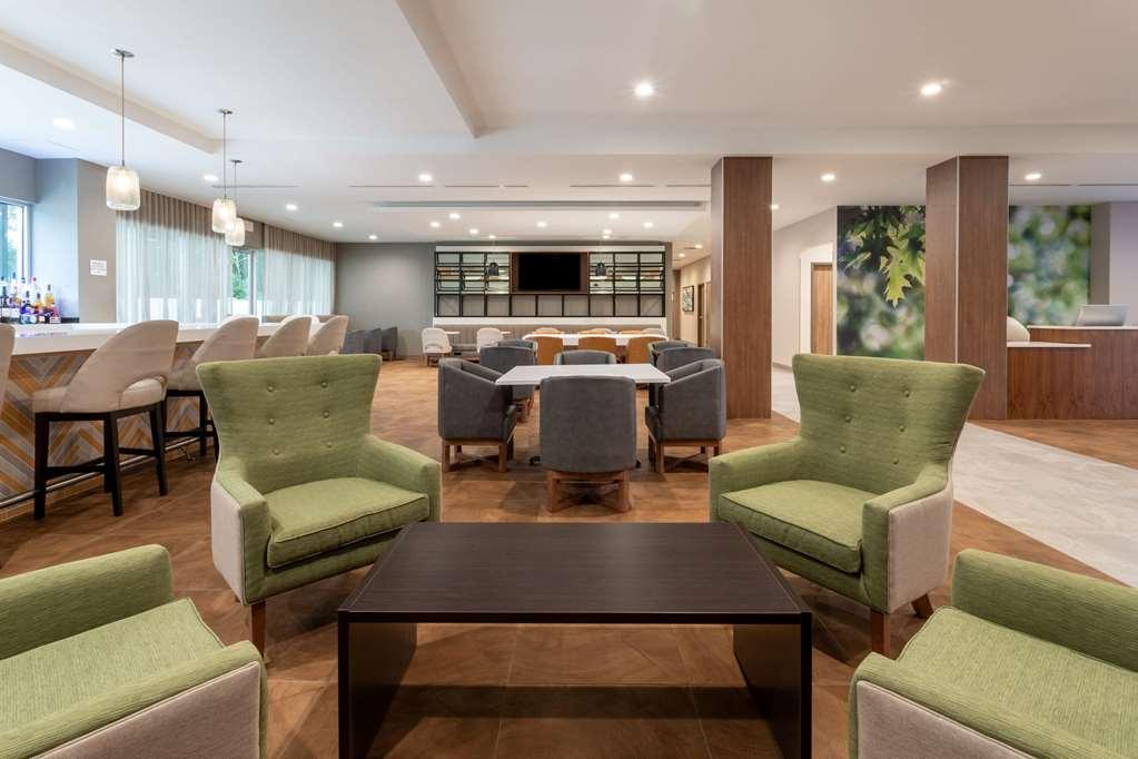 Wyndham Garden Airport Hotel 3*