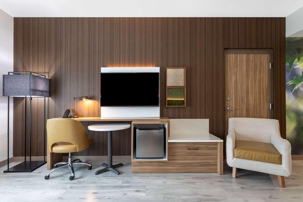 Wyndham Garden Airport 3*