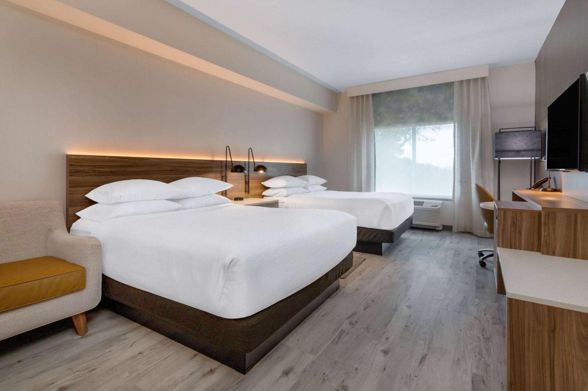 Wyndham Garden Airport Hotel 3*